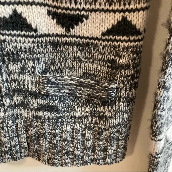 TNA Sz S 100% Lambswool Classic Cardigan Unusual Black  White Colourway Cardigan - Picture 10 of 11